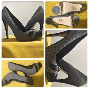 Black and White unique print pumps